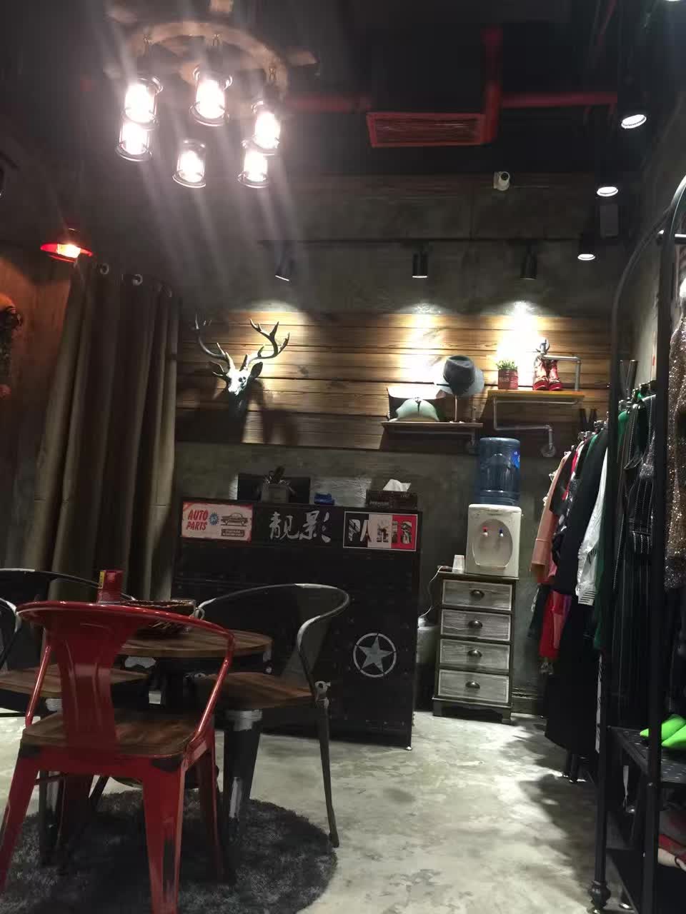 重慶服裝店設(shè)計(jì)裝修.jpg