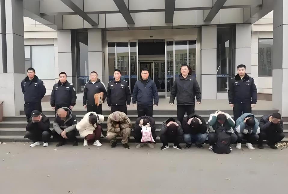 新型詐騙，已有多個小區(qū)居民被騙！看到這個請立即報警！