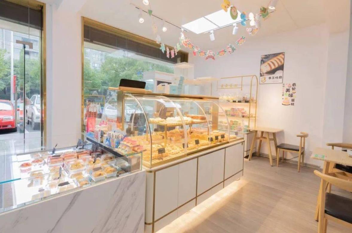 50平米的烘焙店，藏著縣城里最賺錢的生意經(jīng)